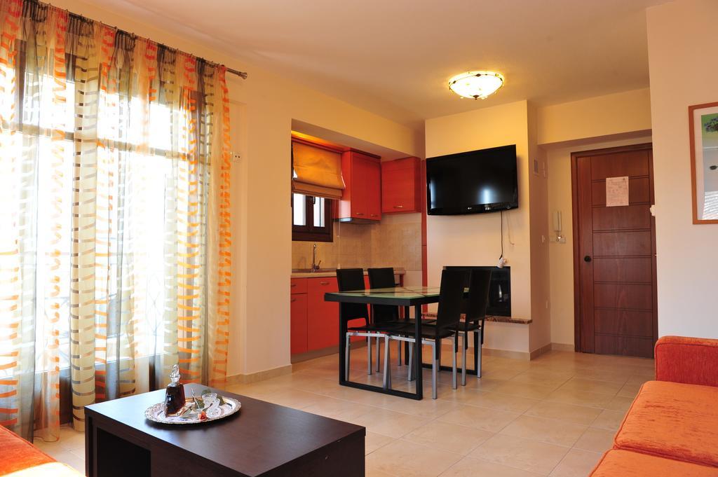 Apartamento Pansion Evi Ammoulianí Habitación foto